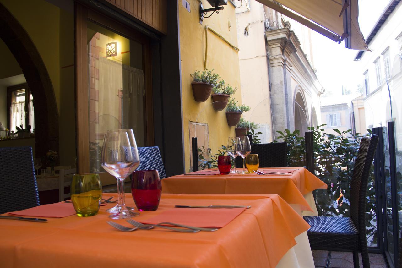 Il Borgo Ristorante Pizzeria Camere Acquapendente Exteriör bild
